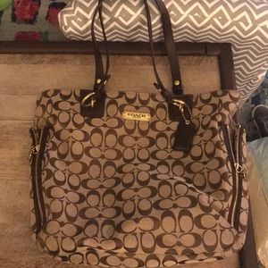 Coach logo’d tote bag